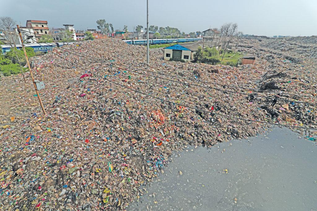 भोपाल के भानपुरा गांव स्थित कचरे की खंती