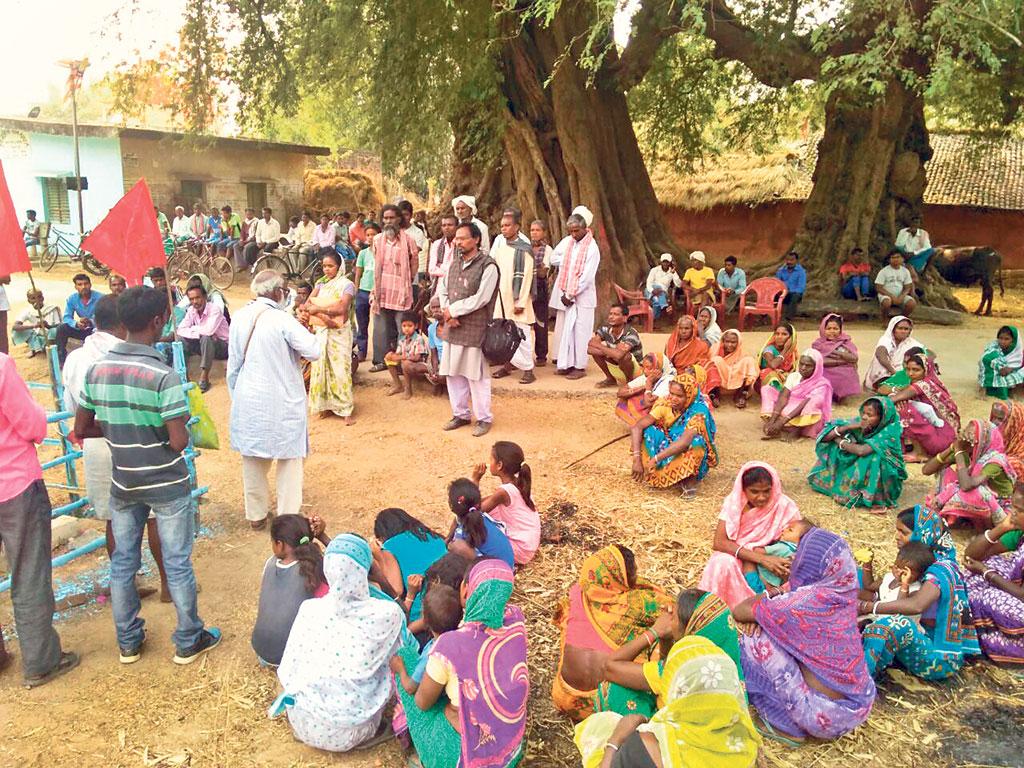 झारखंड के खूंटी जिले में हाल ही में पत्थरगड़ी के २०० से ज्यादा मामले सामने आए हैं