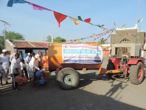 Karnataka pinning hopes on unseasonal rain to tide over drought, water crisis Karnataka pinning hopes on unseasonal rain to tide over drought, water crisis