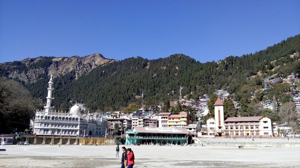 Unscientific constructions at the lakeside is one of the reasons why the silt accumulation rate of Naini lake is alarmingly high. Credit: Subhojit/ DTE