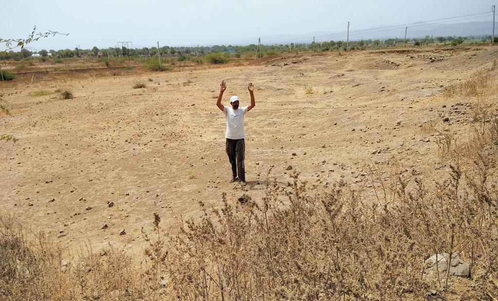 Sukhdev Patidar
of Nasirpur has
been allotted a
low-lying plot on a
rocky terrain, which
gets waterlogged
every monsoon. He
says he would need
to fill the plot with
2.5 m of earth to
make it habitable.