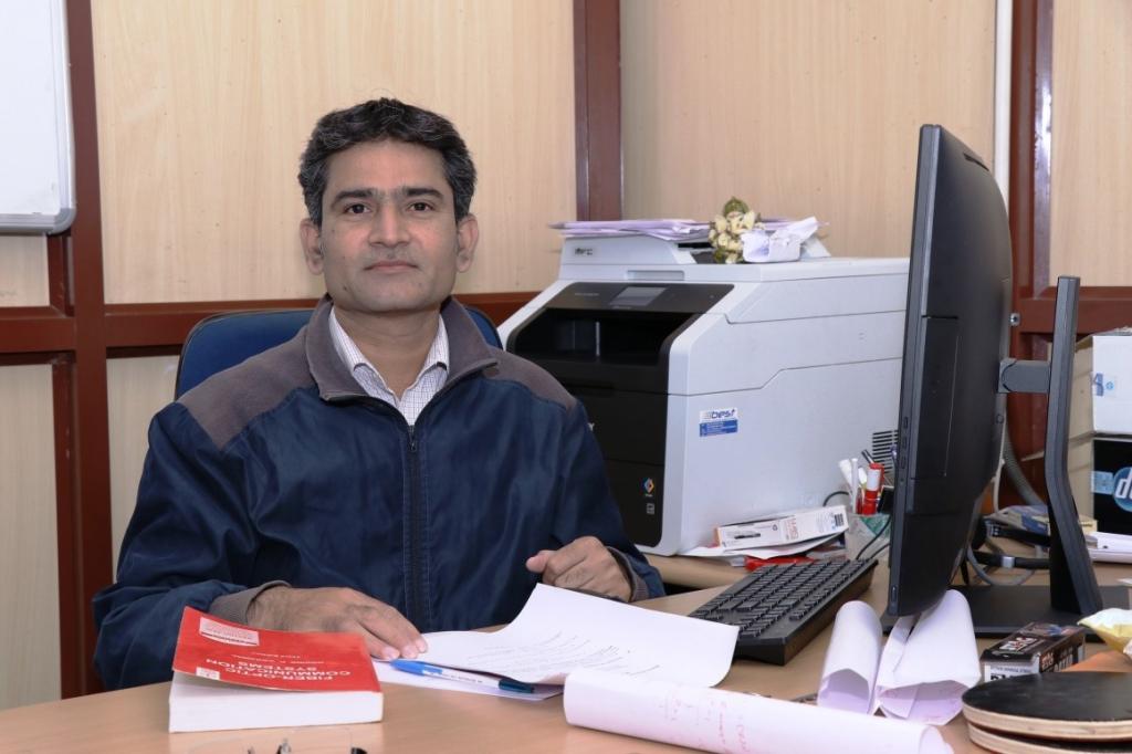 आईआईटी, रोपड़ के इलेक्ट्रिकल इंजीनियरिंग विभाग के वैज्ञानिक रविबाबू मुलावीसला आईआईटी, रोपड़ के इलेक्ट्रिकल इंजीनियरिंग विभाग के वैज्ञानिक रविबाबू मुलावीसला
