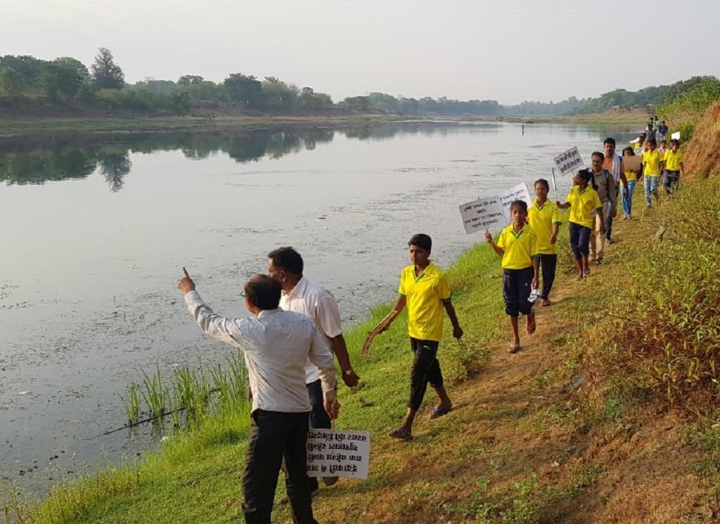 Photo : Purushottam Photo : Purushottam