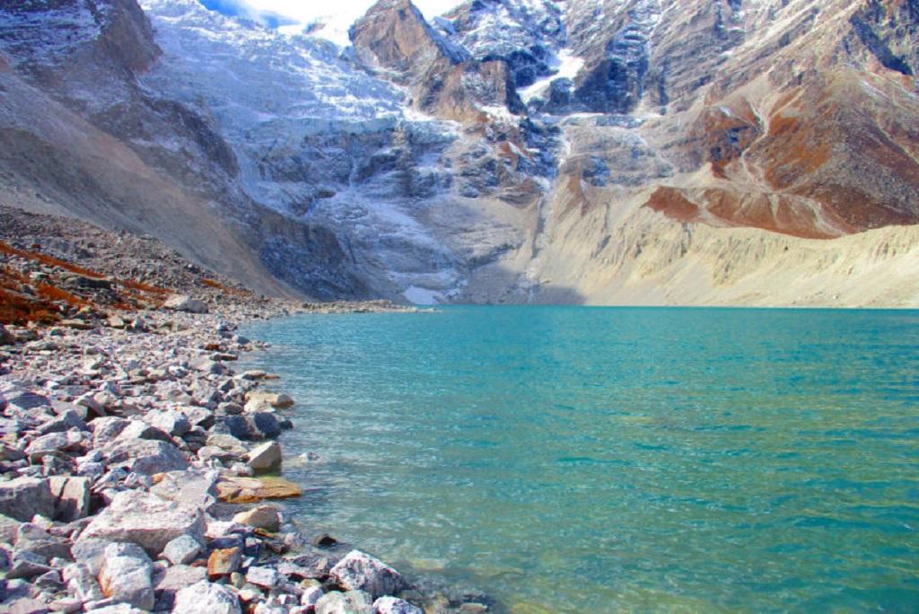 जियालॉन्ग को झील मध्य हिमालय स्थित है। फोटो- टी बोल्च जियालॉन्ग को झील मध्य हिमालय स्थित है। फोटो- टी बोल्च