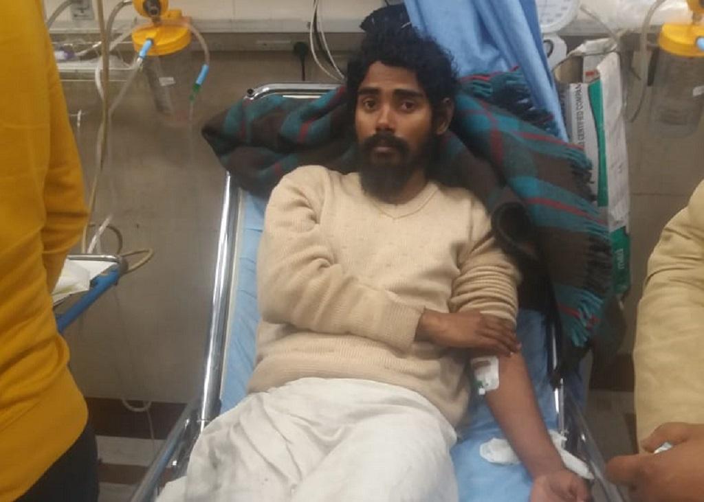दिल्ली एम्स में भर्ती आत्मबोधानंद। फोटो: वर्षा सिंह दिल्ली एम्स में भर्ती आत्मबोधानंद। फोटो: वर्षा सिंह