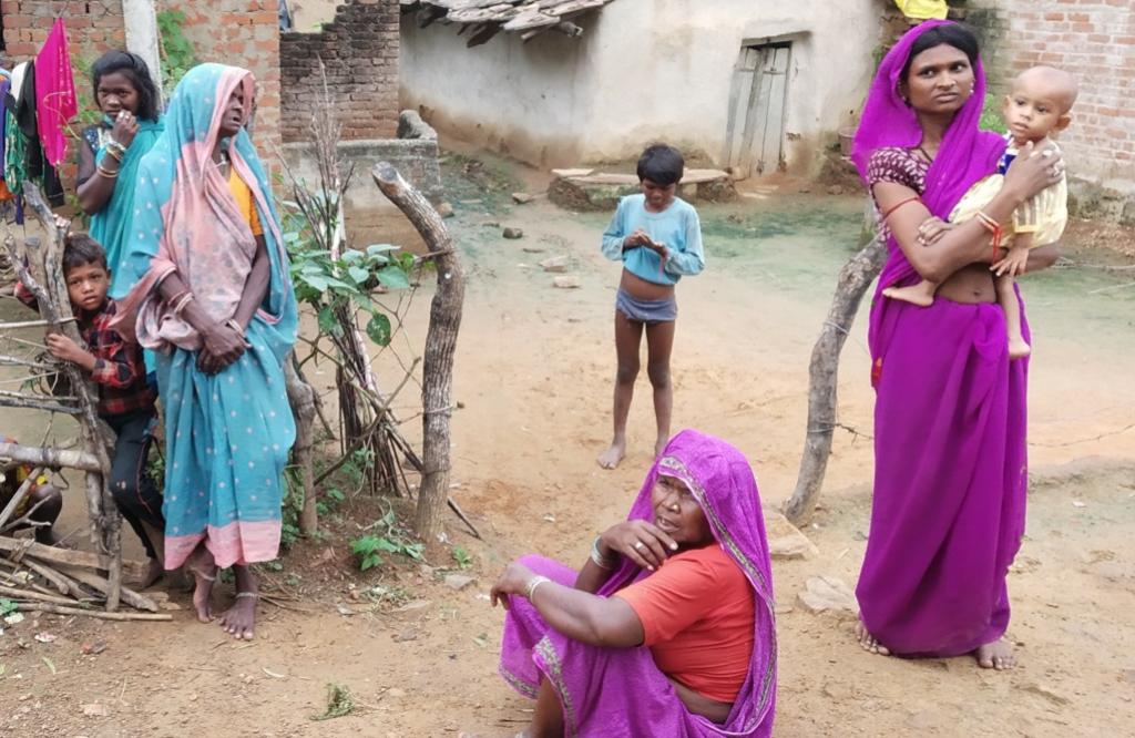 लॉकडाउन का महिलाओं और बच्चों के पोषण पर बुरा असर हुआ है। फोटो- मनीष चंद्र मिश्र लॉकडाउन का महिलाओं और बच्चों के पोषण पर बुरा असर हुआ है। फोटो- मनीष चंद्र मिश्र