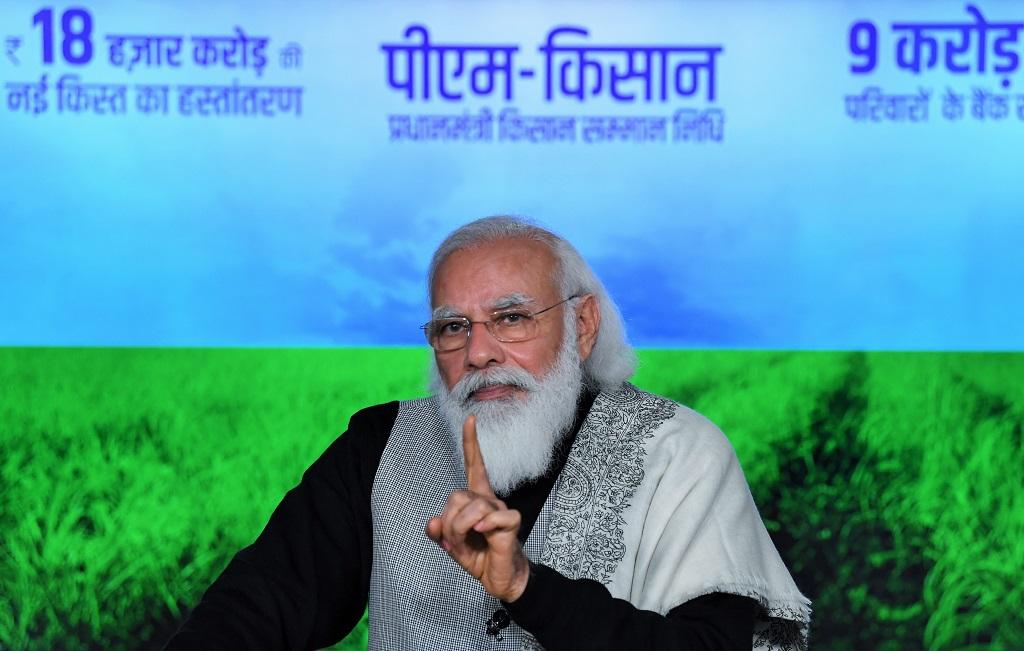 25 दिसंबर को किसानों को संबोधित करते प्रधानमंत्री नरेंद्र मोदी। फोटो: पीआईबी 25 दिसंबर को किसानों को संबोधित करते प्रधानमंत्री नरेंद्र मोदी। फोटो: पीआईबी