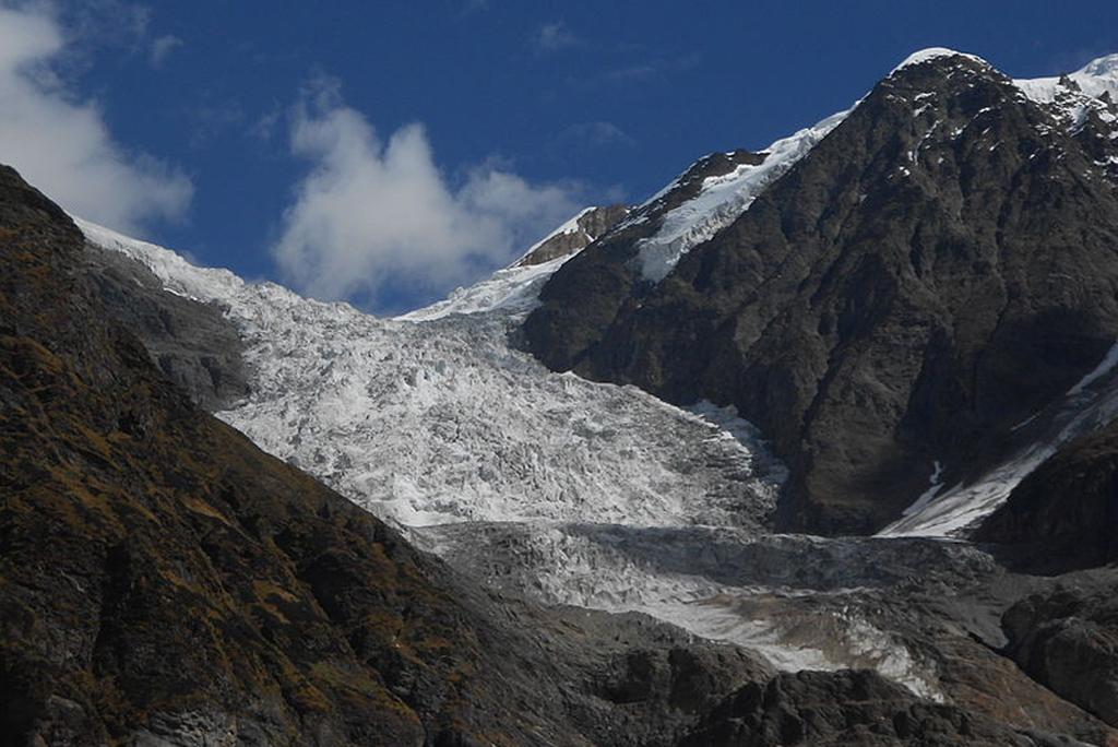 Causes of black and polluted glaciers detected in northern India Causes of black and polluted glaciers detected in northern India