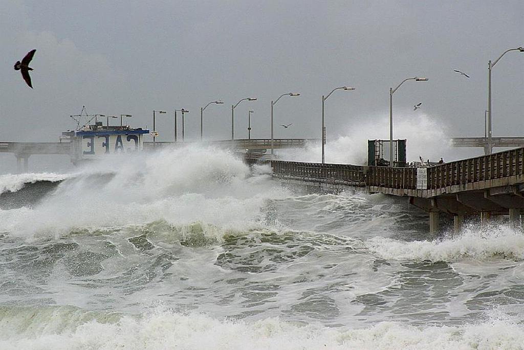 What are El Niño and La Niña? What are El Niño and La Niña?