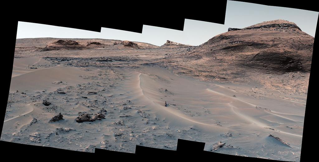 Curiosity used its Mast Camera, or Mastcam, to capture this panorama of a hill adjacent sand ridges on August 23, 2022. There has long been debate in the scientific community about whether Mars had an ocean in its low-elevation northern hemisphere. Photo: NASA/JPL-Caltech/MSSS