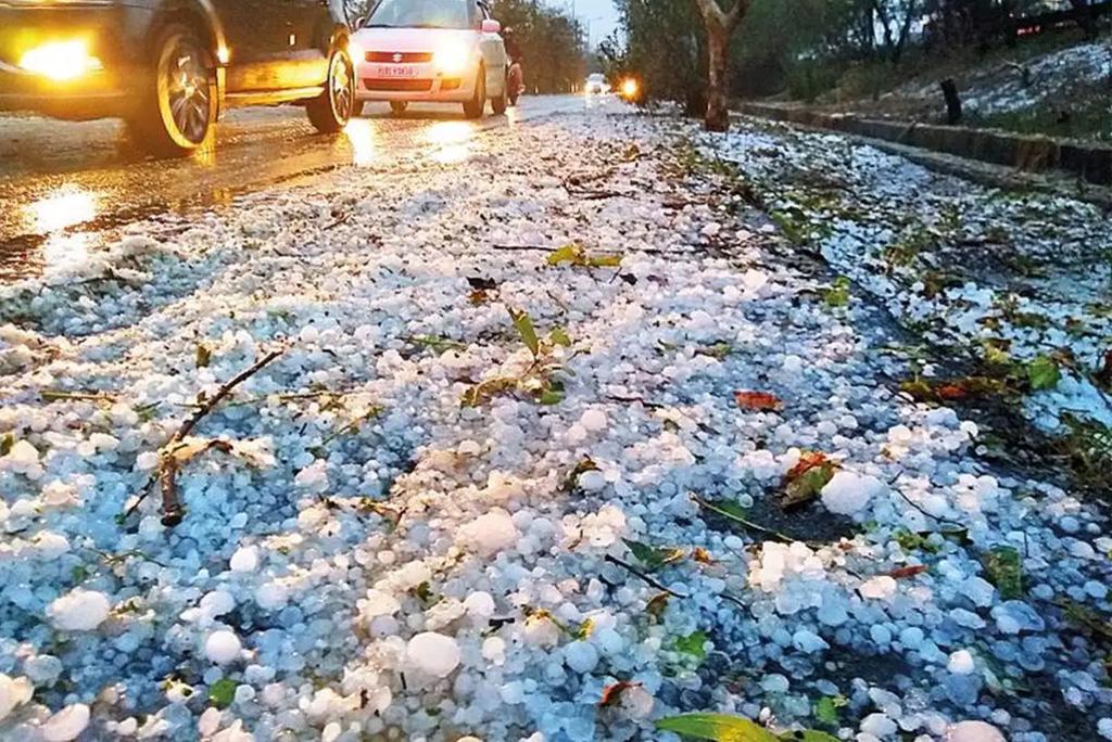 हिमाचल प्रदेश, उत्तराखंड सहित इन राज्यों में भारी बारिश-बर्फबारी तथा ओलावृष्टि के आसार हिमाचल प्रदेश, उत्तराखंड सहित इन राज्यों में भारी बारिश-बर्फबारी तथा ओलावृष्टि के आसार