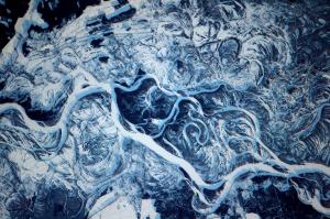 Curling snow drifts around the 1,400 mile Dnieper River, flowing from Russia to the Black Sea. Photo: NASA/ESA/Thomas Pesquet